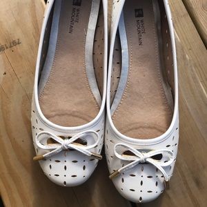 Never worn!  Women’s Size 8. White Mountain Flats.